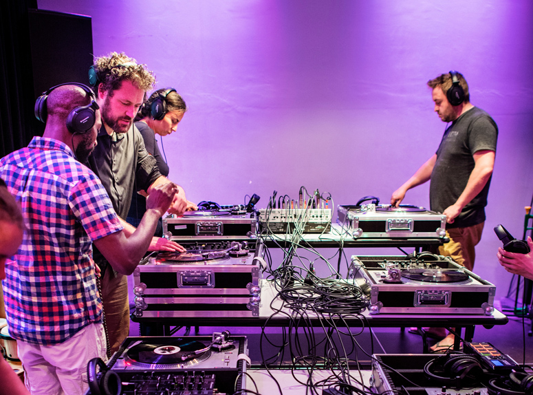 Workshop run with the Philharmonie de Paris © William Beaucardet