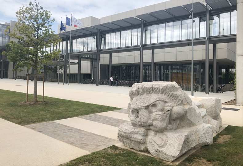 Le Lion accroupi de Louis Leygue